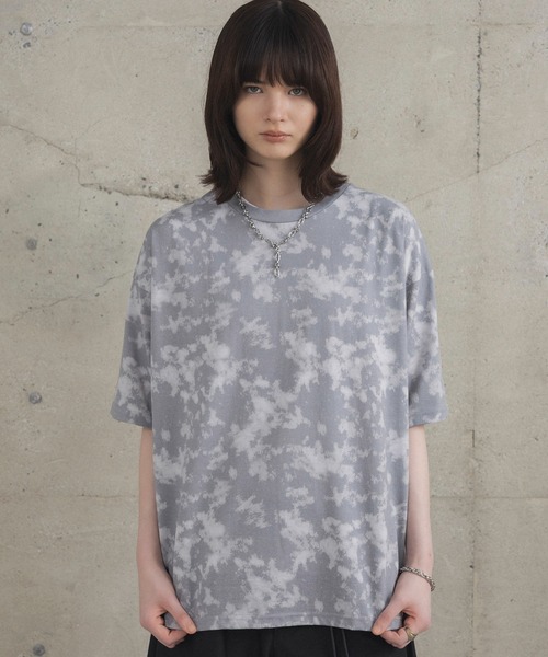 Confirm(コンファーム)の「ビッグシルエット 総柄プリント 半袖Tシャツ カットソー ユニセックス(Tシャツ/カットソー・メンズ・ブラック/グレー・M/L)」の3枚目の写真