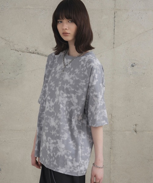 Confirm(コンファーム)の「ビッグシルエット 総柄プリント 半袖Tシャツ カットソー ユニセックス(Tシャツ/カットソー・メンズ・ブラック/グレー・M/L)」の6枚目の写真