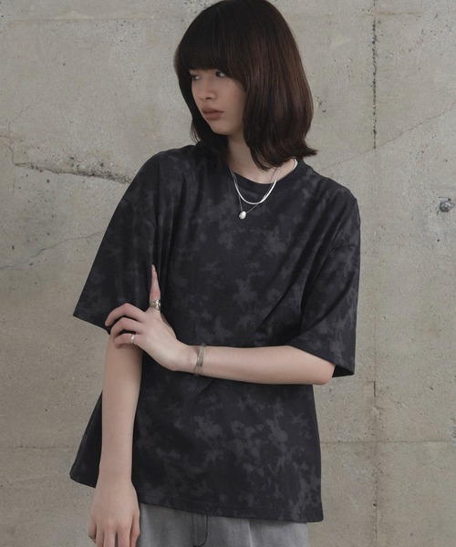 Confirm(コンファーム)の「ビッグシルエット 総柄プリント 半袖Tシャツ カットソー ユニセックス(Tシャツ/カットソー・メンズ・ブラック/グレー・M/L)」の18枚目の写真