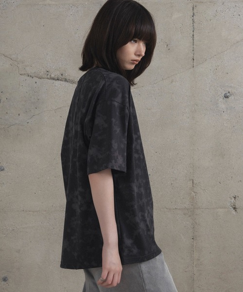 Confirm(コンファーム)の「ビッグシルエット 総柄プリント 半袖Tシャツ カットソー ユニセックス(Tシャツ/カットソー・メンズ・ブラック/グレー・M/L)」の19枚目の写真