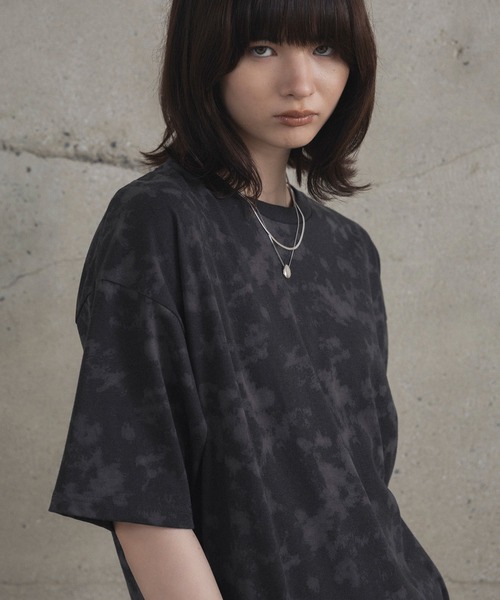 Confirm(コンファーム)の「ビッグシルエット 総柄プリント 半袖Tシャツ カットソー ユニセックス(Tシャツ/カットソー・メンズ・ブラック/グレー・M/L)」の21枚目の写真