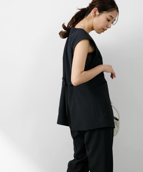 F by ROSSO（エフバイロッソ）の「F by ROSSO　リネンライクペプラムジレ+タックパンツ（セットアップ・レディース・ベージュ/ネイビー・36/38）」の3枚目の写真