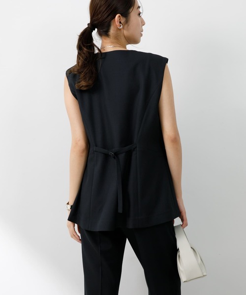 F by ROSSO（エフバイロッソ）の「F by ROSSO　リネンライクペプラムジレ+タックパンツ（セットアップ・レディース・ベージュ/ネイビー・36/38）」の4枚目の写真