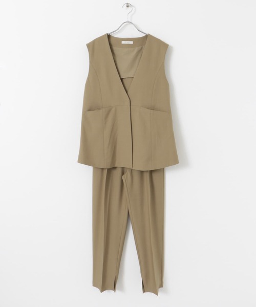 F by ROSSO（エフバイロッソ）の「F by ROSSO　リネンライクペプラムジレ+タックパンツ（セットアップ・レディース・ベージュ/ネイビー・36/38）」の16枚目の写真