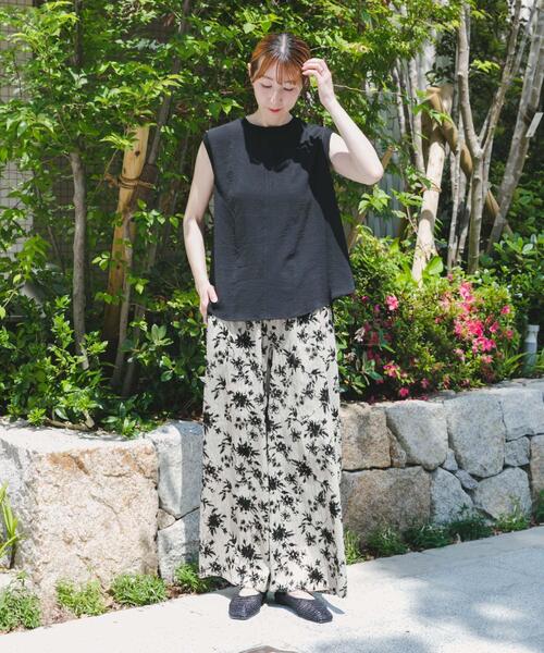 ITEMS URBANRESEARCH（アイテムズ アーバンリサーチ）の「フロッキープリントイージーパンツ（その他パンツ・レディース・ブラウン/ベージュ/ネイビー・FREE）」の18枚目の写真