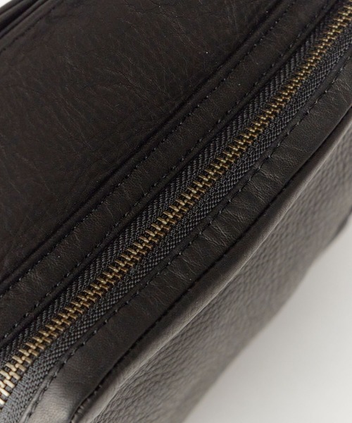 MR.OLIVE(ミスターオリーブ)の「MR.OLIVE/ミスターオリーブ IMPERMA-LEATHER/GUSSET POCKET COMPACT SHOULDER BAG ショルダーバッグ(ショルダーバッグ・メンズ・ブラック・FREE)」の10枚目の写真