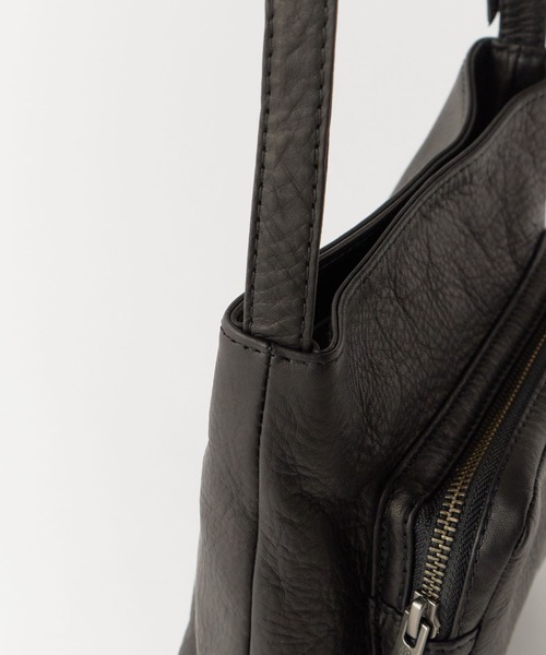 MR.OLIVE(ミスターオリーブ)の「MR.OLIVE/ミスターオリーブ IMPERMA-LEATHER/GUSSET POCKET COMPACT SHOULDER BAG ショルダーバッグ(ショルダーバッグ・メンズ・ブラック・FREE)」の15枚目の写真