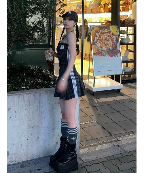 Darich(ダーリッチ)の「リメイクライクチェックミニスカート(スカート・レディース・ブラック/レッド/グリーン・S/M)」の16枚目の写真