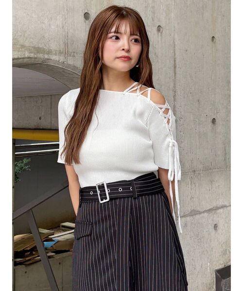 MURUA（ムルーア）の「レースアップハーフリブニット（ニット/セーター・レディース・ブルー/ブラック/ホワイト/レッド・FREE）」の11枚目の写真