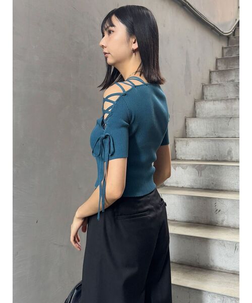 MURUA（ムルーア）の「レースアップハーフリブニット（ニット/セーター・レディース・ブルー/ブラック/ホワイト/レッド・FREE）」の17枚目の写真