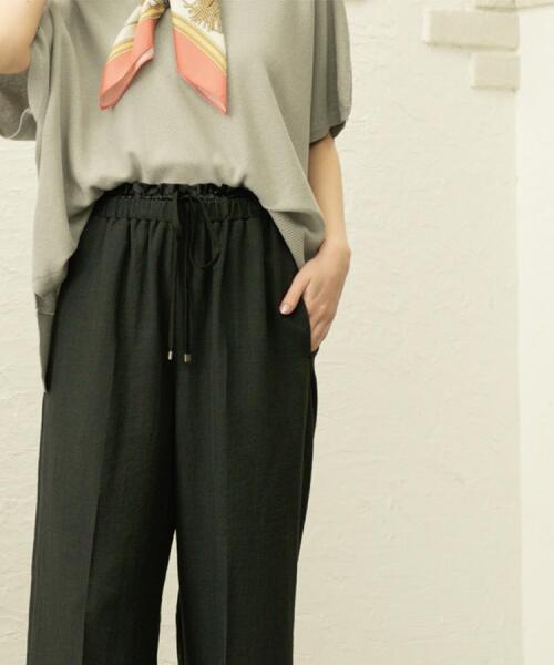 OPAQUE.CLIP(オペークドットクリップ)の「ウエストサテン使いイージーワイドパンツ【洗濯機洗い可】(その他パンツ・レディース・ブラウン系その他/グレー/チャコールグレー・36/38/40)」の4枚目の写真