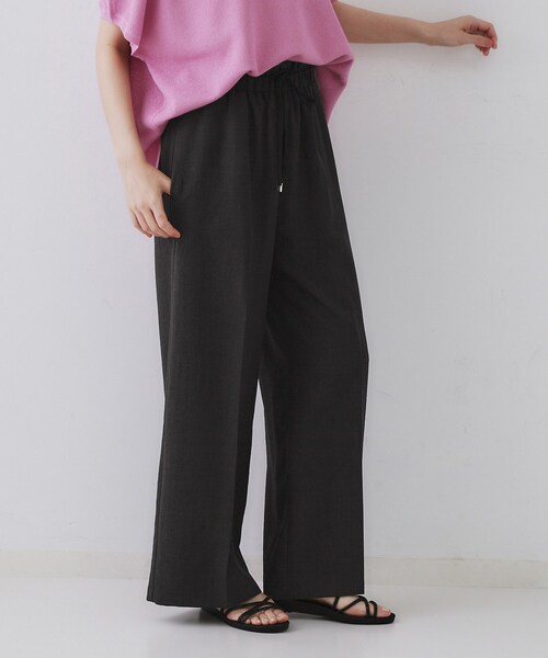 OPAQUE.CLIP(オペークドットクリップ)の「ウエストサテン使いイージーワイドパンツ【洗濯機洗い可】(その他パンツ・レディース・ブラウン系その他/グレー/チャコールグレー・36/38/40)」の17枚目の写真