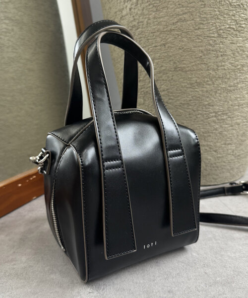 mystic loti ボストンバッグ (完売品) セール】loti エナメルボストンBAG（ボストンバッグ）｜mystic