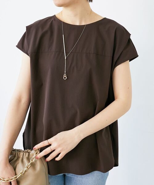 le.coeur blanc（ルクールブラン）の「ナイロンストレッチフレンチタックスリーブブラウス（シャツ/ブラウス・レディース・ブラウン/グリーン/ベージュ・38）」の2枚目の写真