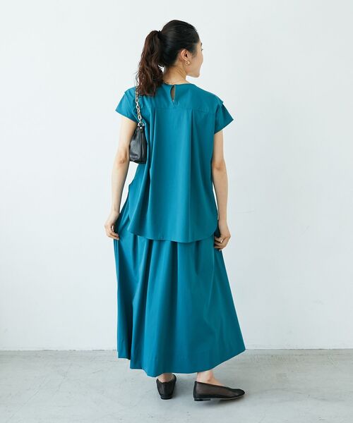 le.coeur blanc（ルクールブラン）の「ナイロンストレッチフレンチタックスリーブブラウス（シャツ/ブラウス・レディース・ブラウン/グリーン/ベージュ・38）」の15枚目の写真