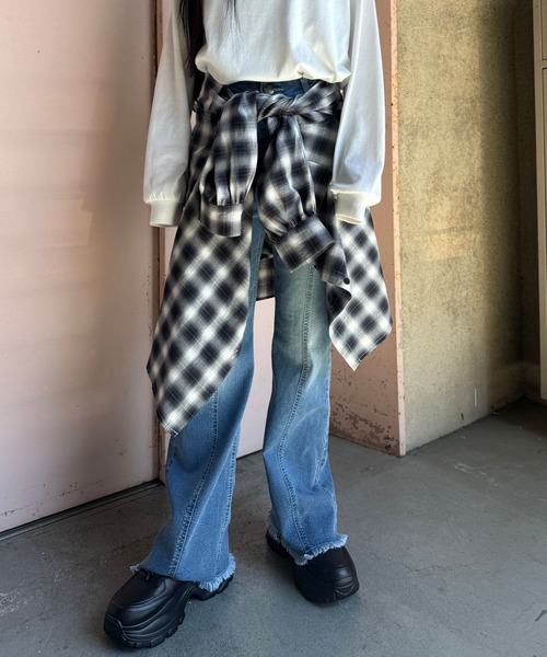 repipi armario(レピピ アルマリオ)の「StyleUpデニムフレアパンツ(デニムパンツ・キッズ・ブルー系その他/ブルー系その他2/ブラック系その他・SMALL/LARGE/MEDIUM)」の1枚目の写真