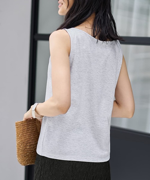 STYLE DELI(スタイルデリ)の「横幅広め開きネックのスムースノースリカットソー(Tシャツ/カットソー・レディース・ブラック/杢グレー/ホワイト・FREE)」の6枚目の写真