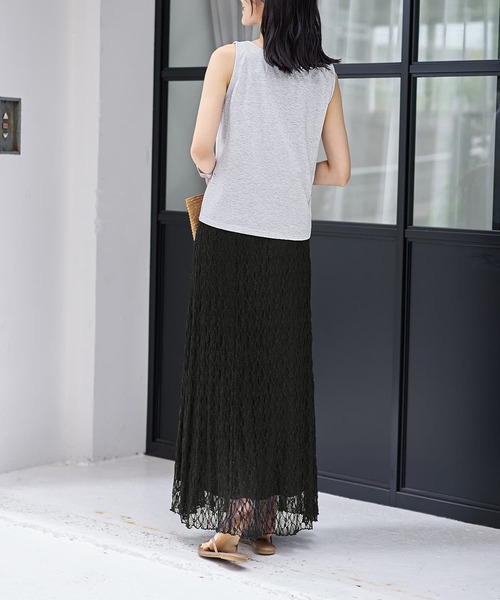 STYLE DELI(スタイルデリ)の「横幅広め開きネックのスムースノースリカットソー(Tシャツ/カットソー・レディース・ブラック/杢グレー/ホワイト・FREE)」の7枚目の写真
