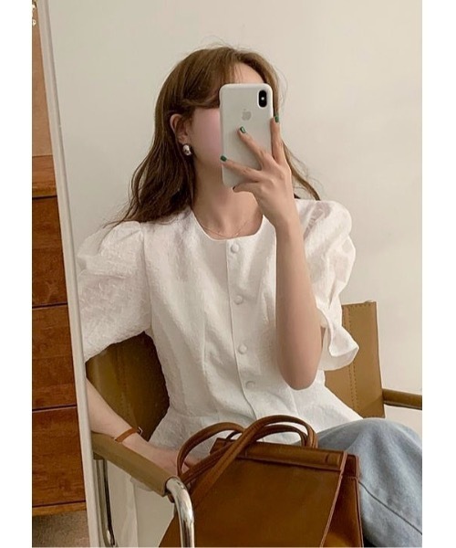 SALTMINT(ソルトミント)の「シュガーフリル・パフブラウス(シャツ/ブラウス・レディース・ブラック/ホワイト・FREE)」の6枚目の写真