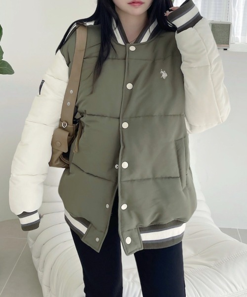 U.S. POLO ASSN.（ユーエスポロアッスン）の「【U.S. POLO ASSN】中綿 ヴァーシティージャケット（スタジャン・レディース・カーキ/ネイビー・L/M）」の6枚目の写真