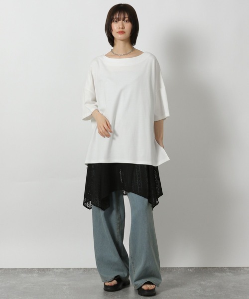 LAKOLE(ラコレ)の「スムースボートネック半袖 / 576249(Tシャツ/カットソー・レディース・オフホワイト/ブルー/サンドグレー/ブラック・FREE)」の5枚目の写真