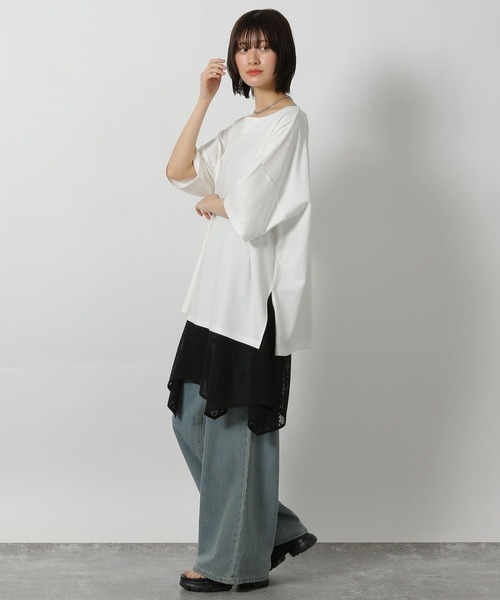 LAKOLE(ラコレ)の「スムースボートネック半袖 / 576249(Tシャツ/カットソー・レディース・オフホワイト/ブルー/サンドグレー/ブラック・FREE)」の6枚目の写真