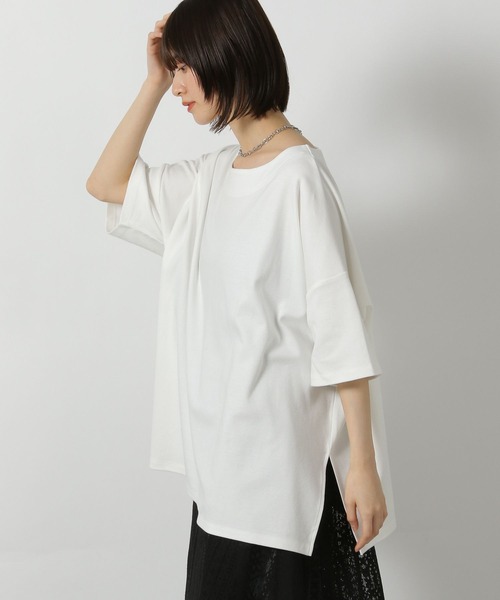 LAKOLE(ラコレ)の「スムースボートネック半袖 / 576249(Tシャツ/カットソー・レディース・オフホワイト/ブルー/サンドグレー/ブラック・FREE)」の9枚目の写真
