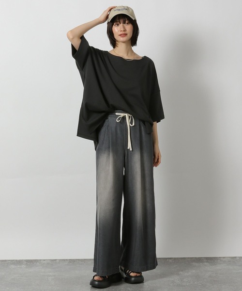 LAKOLE(ラコレ)の「スムースボートネック半袖 / 576249(Tシャツ/カットソー・レディース・オフホワイト/ブルー/サンドグレー/ブラック・FREE)」の11枚目の写真