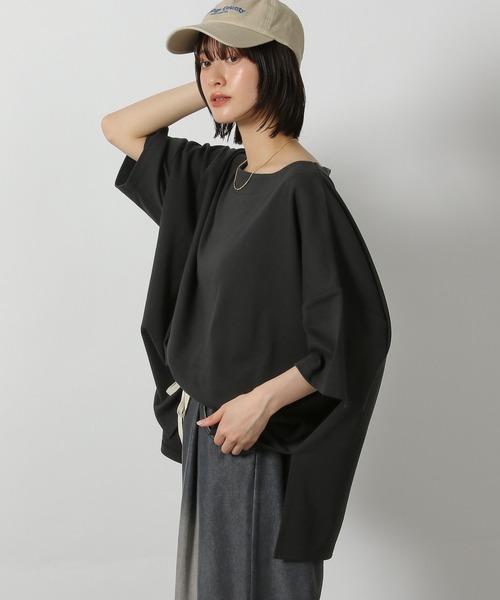 LAKOLE(ラコレ)の「スムースボートネック半袖 / 576249(Tシャツ/カットソー・レディース・オフホワイト/ブルー/サンドグレー/ブラック・FREE)」の16枚目の写真