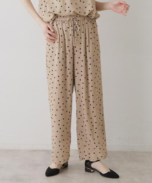 Sunauna(スーナウーナ)の「【リラクシー】ドット柄ワイドパンツ(その他パンツ・レディース・ベージュ系/ブラック系・36/40/38)」の9枚目の写真