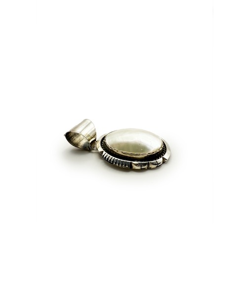 アート・デザイン・音楽 Fashion jewelry made in Italy THEATER シアター ミディアムオーバルシェイプネイティブ