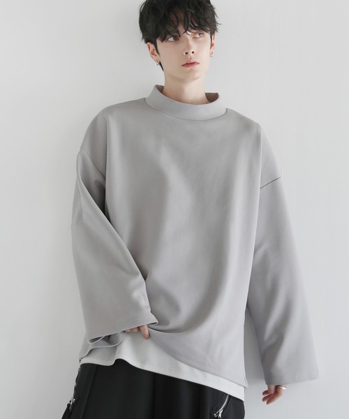 Mic honマチャット モックネックオーバーTシャツ　グレー、ホワイト色 Mic honマチャット モックネックオーバーTシャツ グレー、ホワイト色