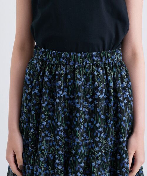 INDIVI（インディヴィ）の「【秋映え柄/セットアップ可能】フラワーシフォンスカート（スカート・レディース・ベージュ系その他3/ブルー系その他2・05/36/15 /13/40/38/03/19）」の17枚目の写真