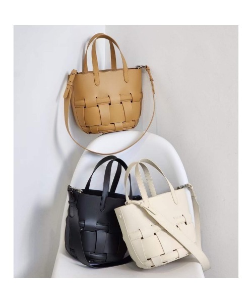 Tomieco(トミエコ)の「LEATHER トート/2wayショルダー 編み込みバッグ(ショルダーバッグ・レディース・オフホワイト/ブラック/ブラウン系その他/ダークブラウン・FREE)」の22枚目の写真