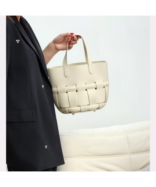 Tomieco(トミエコ)の「LEATHER トート/2wayショルダー 編み込みバッグ(ショルダーバッグ・レディース・オフホワイト/ブラック/ブラウン系その他/ダークブラウン・FREE)」の20枚目の写真