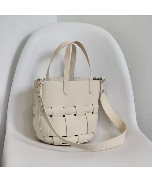 Tomieco(トミエコ)の「LEATHER トート/2wayショルダー 編み込みバッグ(ショルダーバッグ・レディース・オフホワイト/ブラック/ブラウン系その他/ダークブラウン・FREE)」の17枚目の写真
