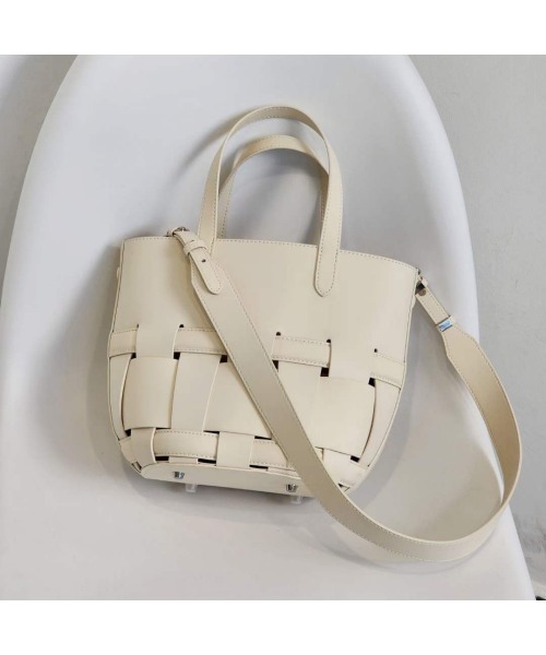 Tomieco(トミエコ)の「LEATHER トート/2wayショルダー 編み込みバッグ(ショルダーバッグ・レディース・オフホワイト/ブラック/ブラウン系その他/ダークブラウン・FREE)」の15枚目の写真