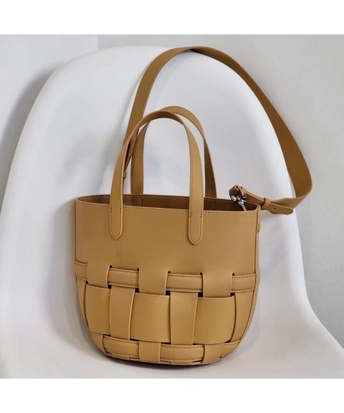 Tomieco(トミエコ)の「LEATHER トート/2wayショルダー 編み込みバッグ(ショルダーバッグ・レディース・オフホワイト/ブラック/ブラウン系その他/ダークブラウン・FREE)」の7枚目の写真