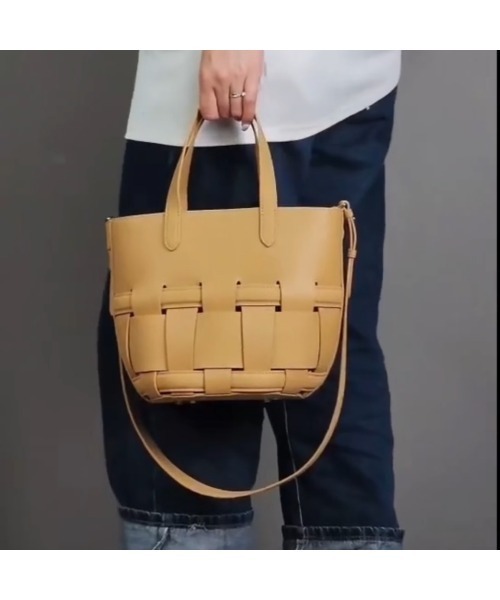 Tomieco(トミエコ)の「LEATHER トート/2wayショルダー 編み込みバッグ(ショルダーバッグ・レディース・オフホワイト/ブラック/ブラウン系その他/ダークブラウン・FREE)」の11枚目の写真