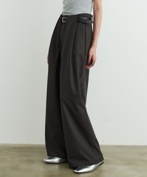 DFFUR.(ディフル)の「ワイドタックループスラックス(スラックス・レディース・ボルドー/チャコールグレー・MEDIUM/LARGE/SMALL)」の4枚目の写真