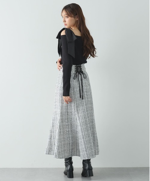INGNI(イング)の「【WEB限定】バックレースアップツイードマーメイドスカート(スカート・レディース・ホワイト系その他7/ブラック系その他7・FREE)」の17枚目の写真