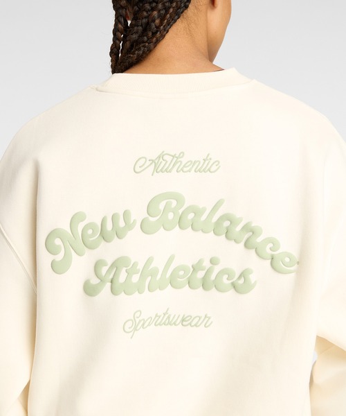 NEW BALANCE(ニューバランス)の「Linear Heritage フリースクルー(スウェット・レディース・ブラック/ライトベージュ・SMALL/MEDIUM/LARGE/X-LARGE)」の12枚目の写真