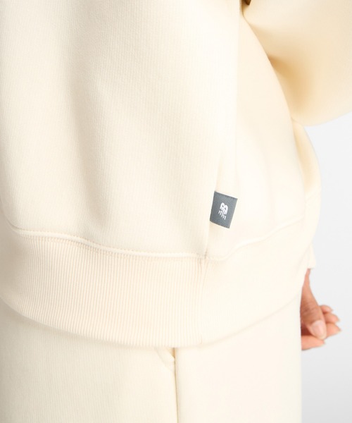 NEW BALANCE(ニューバランス)の「Linear Heritage フリースクルー(スウェット・レディース・ブラック/ライトベージュ・SMALL/MEDIUM/LARGE/X-LARGE)」の13枚目の写真