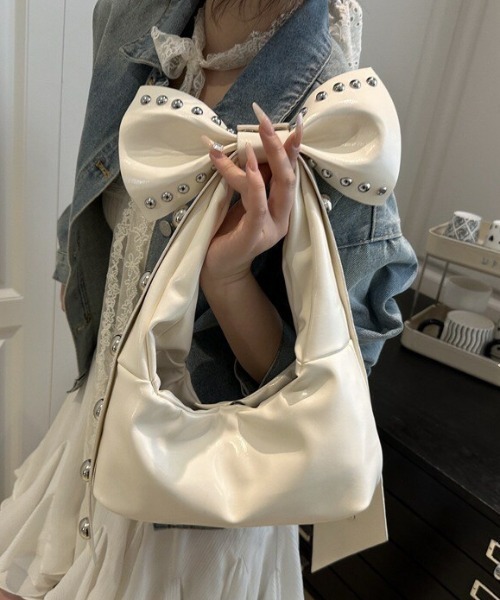 almo(アルモ)の「【portulaca】リボンスタッズミニショルダーbag(ショルダーバッグ・レディース・ブラウン/ワインレッド/アイボリー/ブラック・FREE)」の7枚目の写真