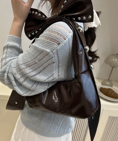 almo(アルモ)の「【portulaca】リボンスタッズミニショルダーbag(ショルダーバッグ・レディース・ブラウン/ワインレッド/アイボリー/ブラック・FREE)」の11枚目の写真