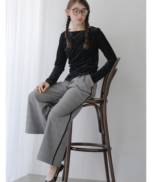 La TOTALITE（ラトータリテ）の「【洗える】ベロアドレープカットソー（Tシャツ/カットソー・レディース・ピンク/ブラック/ブラウン・FREE）」の4枚目の写真