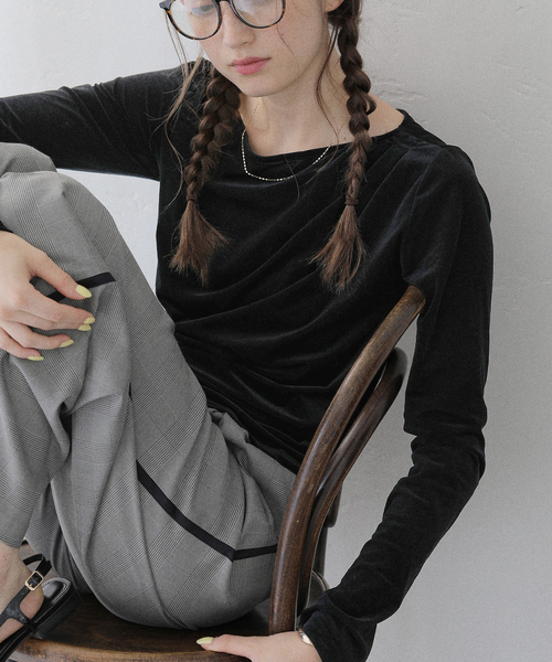 La TOTALITE（ラトータリテ）の「【洗える】ベロアドレープカットソー（Tシャツ/カットソー・レディース・ピンク/ブラック/ブラウン・FREE）」の6枚目の写真