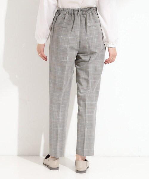 SHOO・LA・RUE(シューラルー)の「【洗える/SS-LL/美脚シルエット】すっきりきれい見え テーパードパンツ(その他パンツ・レディース・ブラック/ベージュ/チャコールグレー/オレンジ・04/03/02/01/10)」の6枚目の写真