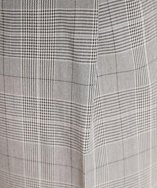 SHOO・LA・RUE(シューラルー)の「【洗える/SS-LL/美脚シルエット】すっきりきれい見え テーパードパンツ(その他パンツ・レディース・ブラック/ベージュ/チャコールグレー/オレンジ・04/03/02/01/10)」の8枚目の写真