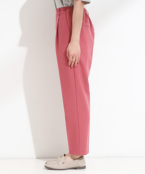 SHOO・LA・RUE(シューラルー)の「【洗える/SS-LL/美脚シルエット】すっきりきれい見え テーパードパンツ(その他パンツ・レディース・ブラック/ベージュ/チャコールグレー/オレンジ・04/03/02/01/10)」の22枚目の写真